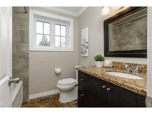 2088 Saxon Road, Oakville, ON - Indoor Photo Showing Bathroom