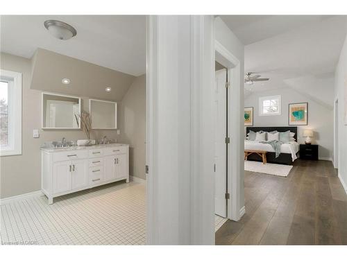 2088 Saxon Road, Oakville, ON - Indoor