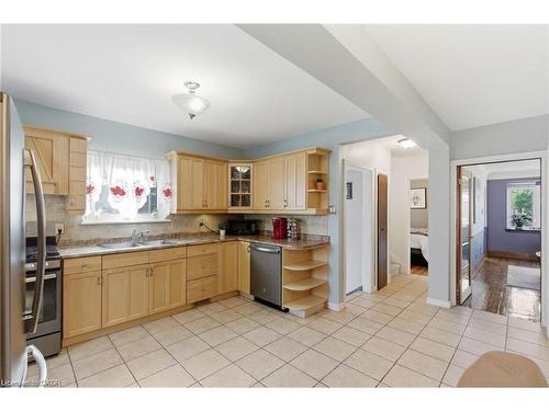 91 East 42Nd Street, Hamilton, ON - Indoor Photo Showing Kitchen With Double Sink