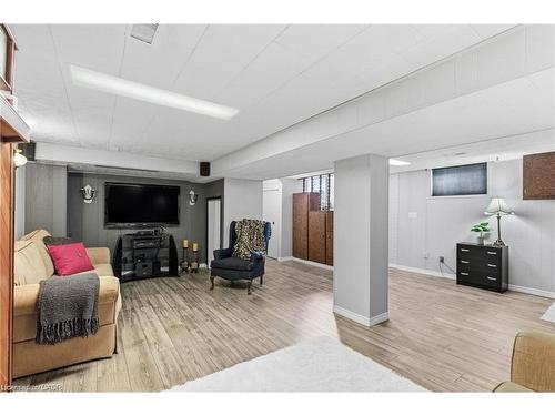 91 East 42Nd Street, Hamilton, ON - Indoor