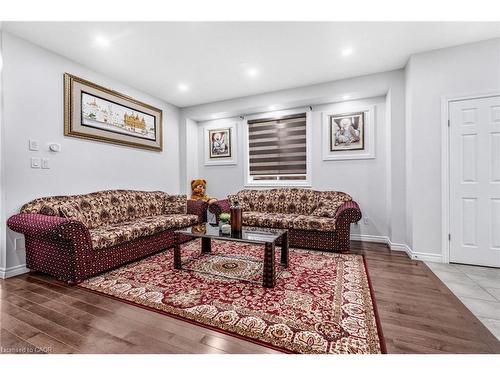 121 Steeplechase Way, Waterloo, ON - Indoor Photo Showing Living Room