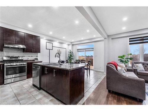 121 Steeplechase Way, Waterloo, ON - Indoor Photo Showing Kitchen
