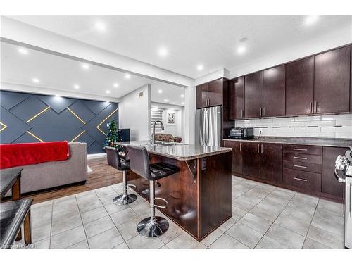 121 Steeplechase Way, Waterloo, ON - Indoor Photo Showing Kitchen