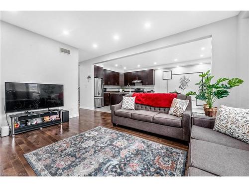 121 Steeplechase Way, Waterloo, ON - Indoor Photo Showing Living Room