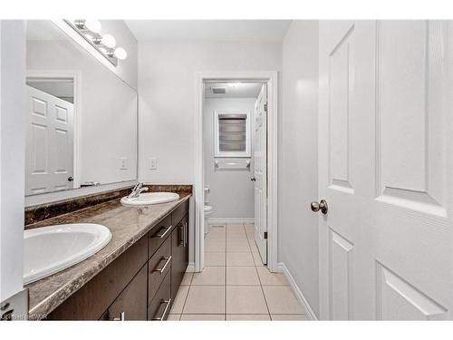 121 Steeplechase Way, Waterloo, ON - Indoor Photo Showing Bathroom