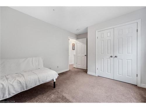121 Steeplechase Way, Waterloo, ON - Indoor Photo Showing Bedroom