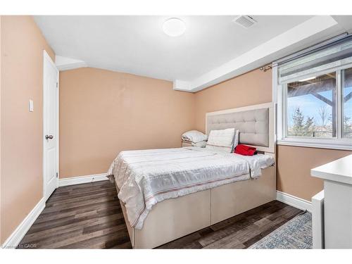 121 Steeplechase Way, Waterloo, ON - Indoor Photo Showing Bedroom