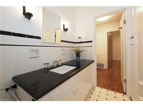 296 Dumfries Avenue, Kitchener, ON - Indoor