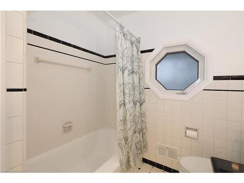 296 Dumfries Avenue, Kitchener, ON - Indoor Photo Showing Bathroom