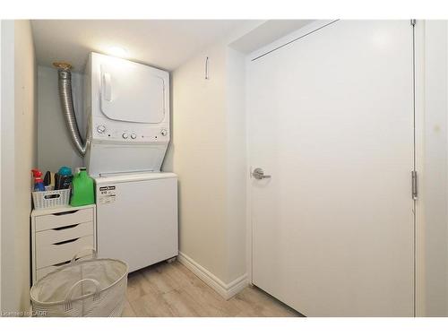 296 Dumfries Avenue, Kitchener, ON - Indoor Photo Showing Laundry Room