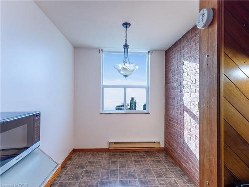 1103-966 Inverhouse Drive, Mississauga, ON - Indoor Photo Showing Other Room