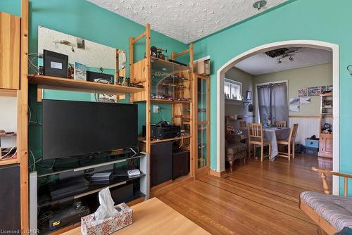 205 Locke Street N, Hamilton, ON - Indoor