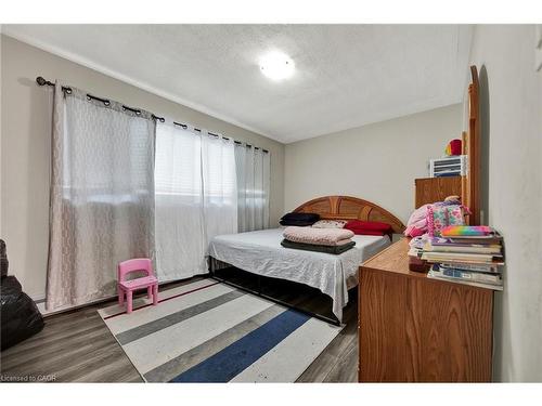 219 Sixth Avenue, Kitchener, ON 