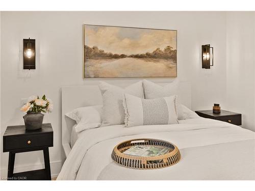 257 Strathcona Drive, Burlington, ON - Indoor Photo Showing Bedroom