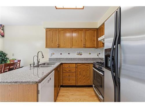 3372 Bobwhite Mews, Mississauga, ON - Indoor Photo Showing Kitchen With Double Sink