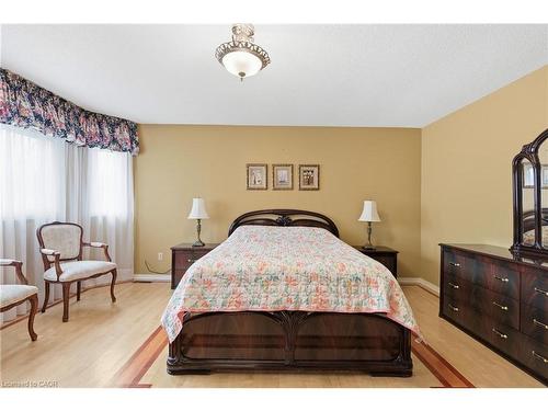 3372 Bobwhite Mews, Mississauga, ON - Indoor Photo Showing Bedroom