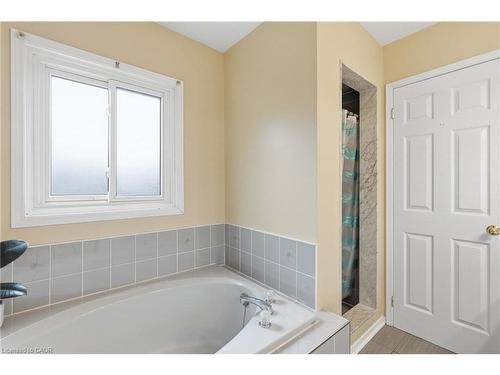 3372 Bobwhite Mews, Mississauga, ON - Indoor Photo Showing Bathroom