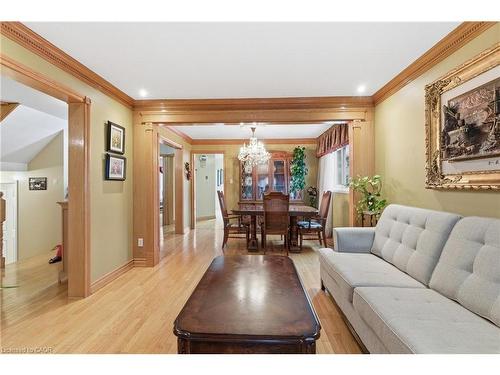 3372 Bobwhite Mews, Mississauga, ON - Indoor Photo Showing Living Room