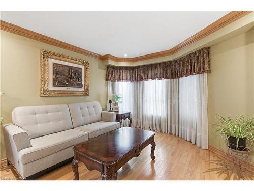3372 Bobwhite Mews, Mississauga, ON - Indoor Photo Showing Living Room
