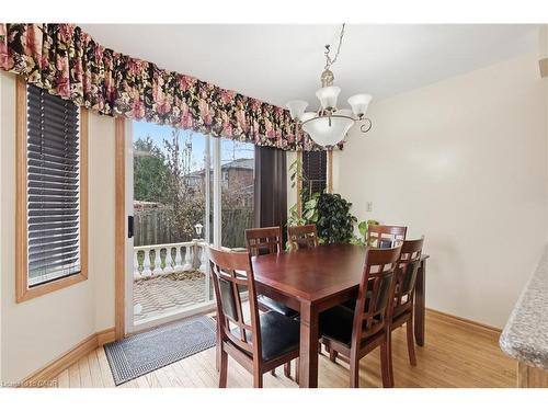 3372 Bobwhite Mews, Mississauga, ON - Indoor Photo Showing Dining Room