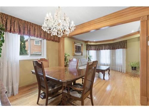 3372 Bobwhite Mews, Mississauga, ON - Indoor Photo Showing Dining Room
