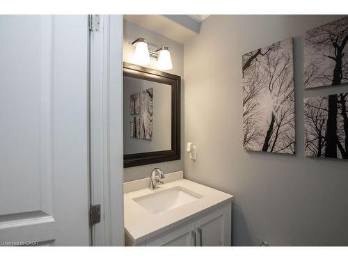 85 Chamomile Drive, Hamilton, ON - Indoor Photo Showing Bathroom