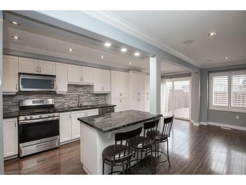 85 Chamomile Drive, Hamilton, ON - Indoor Photo Showing Kitchen With Upgraded Kitchen
