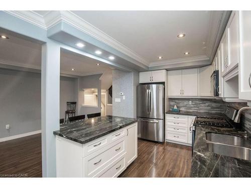 85 Chamomile Drive, Hamilton, ON - Indoor Photo Showing Kitchen With Double Sink With Upgraded Kitchen