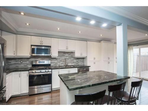 85 Chamomile Drive, Hamilton, ON - Indoor Photo Showing Kitchen With Upgraded Kitchen