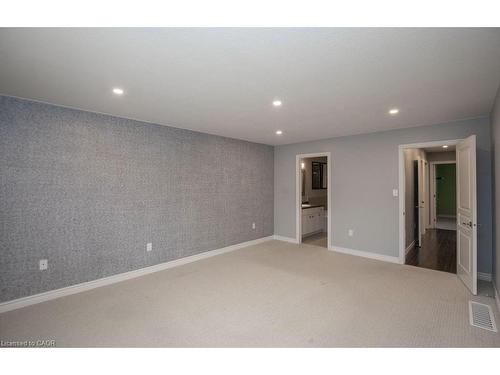 85 Chamomile Drive, Hamilton, ON - Indoor Photo Showing Other Room
