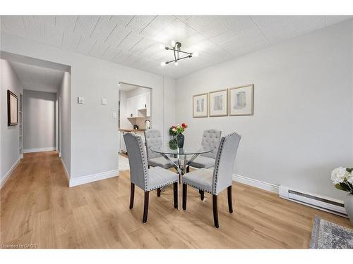 102-105 Conroy Crescent, Guelph, ON - Indoor Photo Showing Dining Room