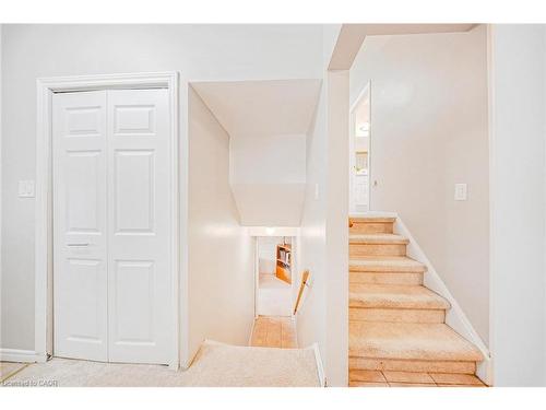 23 Coral Drive, Hamilton, ON - Indoor Photo Showing Other Room