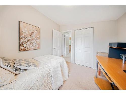 23 Coral Drive, Hamilton, ON - Indoor Photo Showing Bedroom