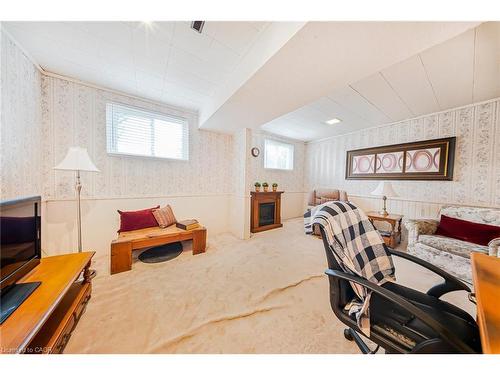 23 Coral Drive, Hamilton, ON - Indoor