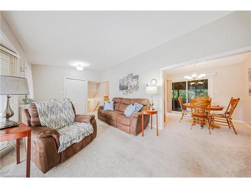 23 Coral Drive, Hamilton, ON - Indoor Photo Showing Living Room