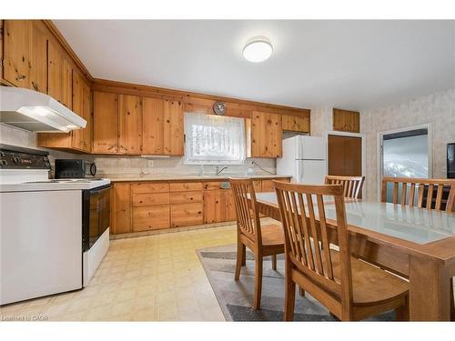 366 Holly Street, Waterloo, ON - Indoor Photo Showing Kitchen