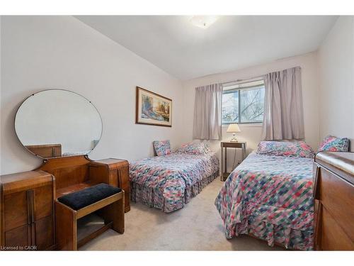 366 Holly Street, Waterloo, ON - Indoor Photo Showing Bedroom