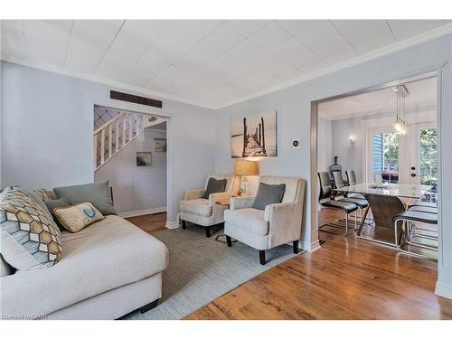 1 Mareve Avenue, Hamilton, ON - Indoor Photo Showing Living Room