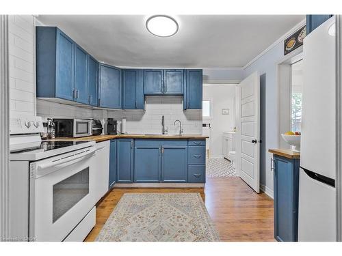 1 Mareve Avenue, Hamilton, ON - Indoor Photo Showing Kitchen