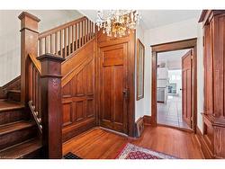 2 Carleton Street N Thorold, ON L2V 2A3