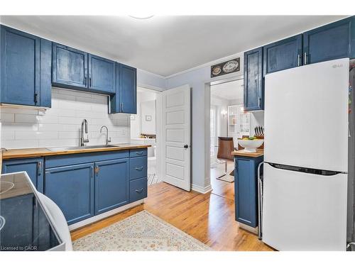 1 Mareve Avenue, Hamilton, ON - Indoor Photo Showing Kitchen