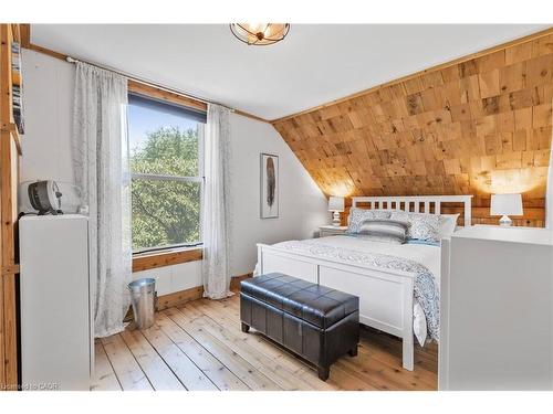 1 Mareve Avenue, Hamilton, ON - Indoor Photo Showing Bedroom