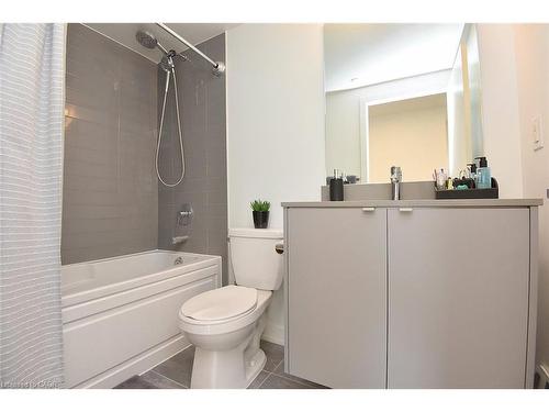B1006-3200 Dakota Common, Burlington, ON - Indoor Photo Showing Bathroom