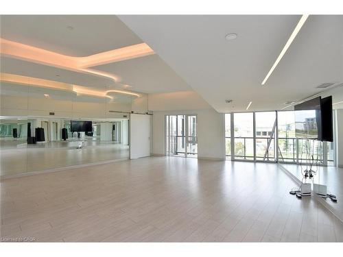 B1006-3200 Dakota Common, Burlington, ON - Indoor Photo Showing Other Room