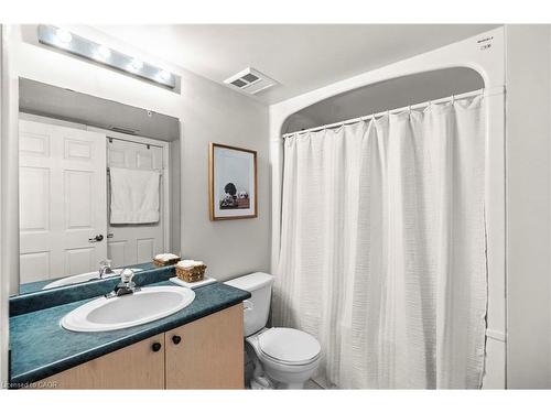 409-1411 Walker'S Line, Burlington, ON - Indoor Photo Showing Bathroom