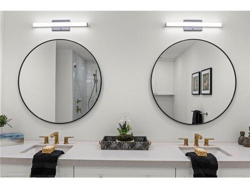 110-6523 Wellington 7 Road, Elora, ON - Indoor Photo Showing Bathroom