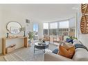 404-1270 Maple Crossing Boulevard, Burlington, ON  - Indoor Photo Showing Living Room 