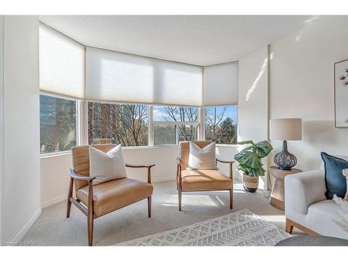 404-1270 Maple Crossing Boulevard, Burlington, ON - Indoor