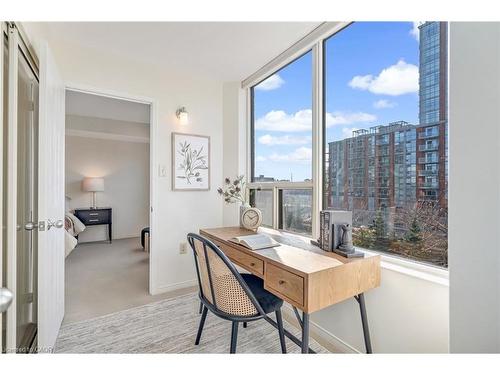 404-1270 Maple Crossing Boulevard, Burlington, ON - Indoor