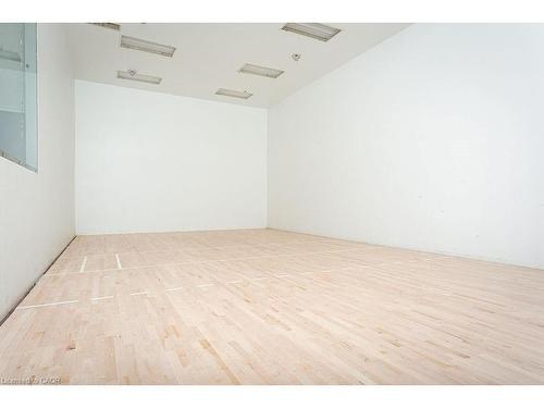 404-1270 Maple Crossing Boulevard, Burlington, ON - Indoor Photo Showing Other Room
